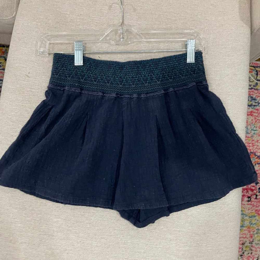 FREE PEOPLE Navy Linen Pull on shorts